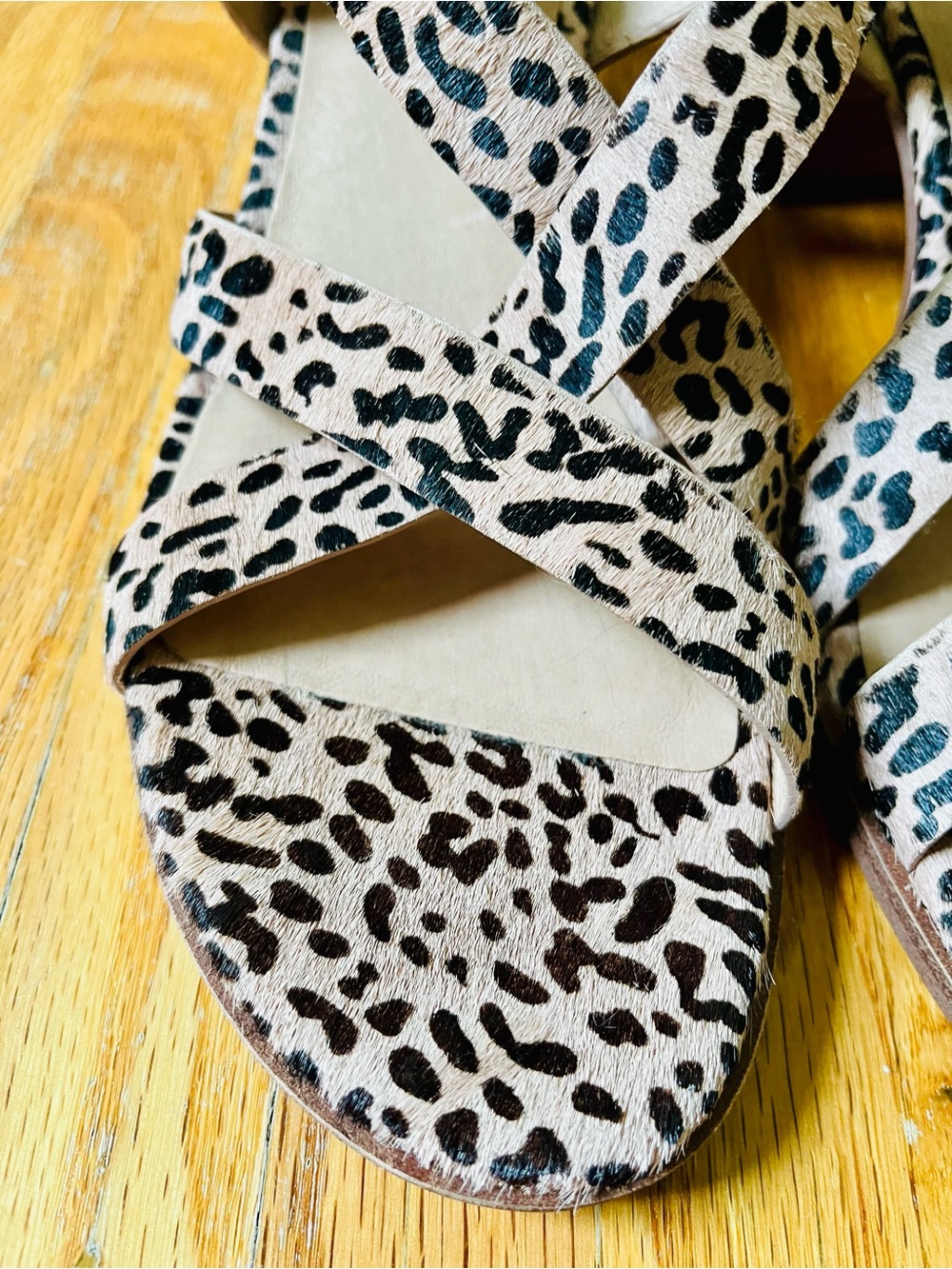 Madewell Alyssa Asymmetrical Block Heel Sandals Leopard Calf Hair Size 9.5 - Picture 4 of 7
